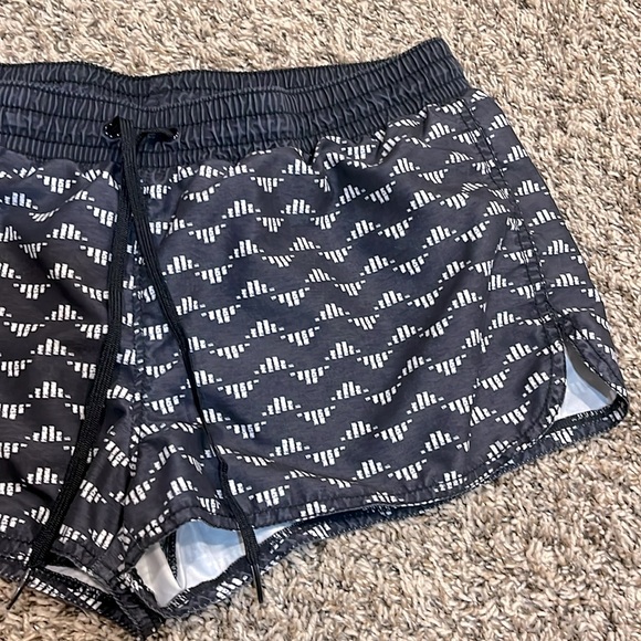 Old Navy Pants - OLD NAVY shorts 🖤